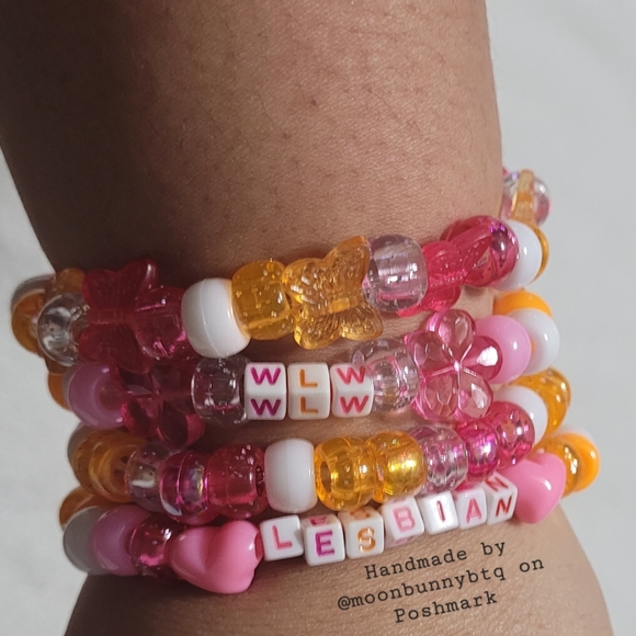 Handmade stacking bracelet "lesbian" LGBT pride 🏳️‍🌈 beaded kandi - Picture 2 of 11